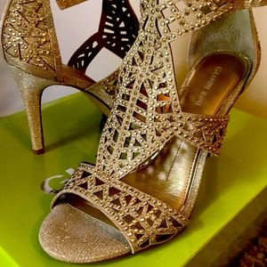 Gianni Bini 7.5 Beautiful, sparkly and comfortable